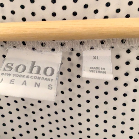 Women’s Sleeveless Blouse - Picture 4 of 4